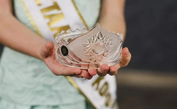 Юные модели Крыма привезли из Сочи хрустальные короны