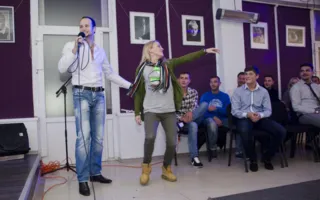 На конкурсе «Холостяки» можно было увидеть и услышать двойника Стаса Михайлова и других звёзд мировой эстрады