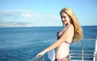 Перед отборочным этапом конкурса «Miss bikini models» девушкам-моделям устроили фотопрогулку на яхте