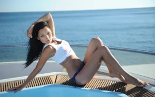 Перед отборочным этапом конкурса «Miss bikini models» девушкам-моделям устроили фотопрогулку на яхте