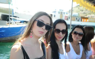 Перед отборочным этапом конкурса «Miss bikini models» девушкам-моделям устроили фотопрогулку на яхте