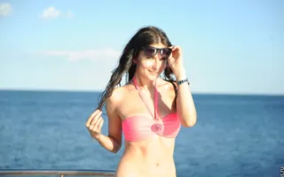 Перед отборочным этапом конкурса «Miss bikini models» девушкам-моделям устроили фотопрогулку на яхте