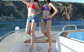 Перед отборочным этапом конкурса «Miss bikini models» девушкам-моделям устроили фотопрогулку на яхте
