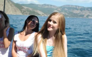 Перед отборочным этапом конкурса «Miss bikini models» девушкам-моделям устроили фотопрогулку на яхте