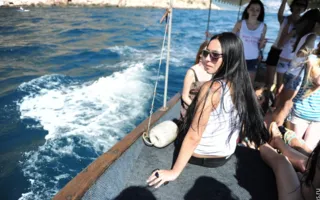 Перед отборочным этапом конкурса «Miss bikini models» девушкам-моделям устроили фотопрогулку на яхте