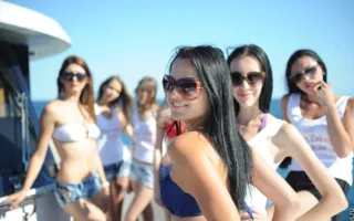 Перед отборочным этапом конкурса «Miss bikini models» девушкам-моделям устроили фотопрогулку на яхте
