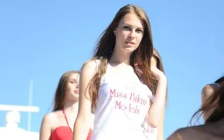Перед отборочным этапом конкурса «Miss bikini models» девушкам-моделям устроили фотопрогулку на яхте