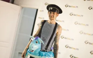 На очередном этапе конкурса красоты «Драчливое лето» в Севастополе доминировала морская тематика и... «семейки»