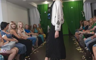 Авторские коллекции Дианы Аксёновой и Ирины Берзиной на показе мод «Морской коктейль»
