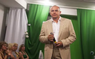 Показ летней коллекции женской одежды от украинского дизайнера Андре Тана в Севастополе