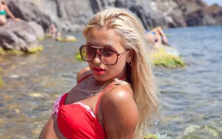 Участницы конкурса красоты «Жемчужина Черного моря-2013» отдыхали на Яшмовом пляже