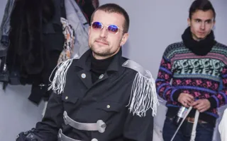 На очередном этапе конкурса «Холостяки» девушек-судей подкупали десертами и голыми телами