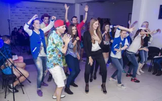 Горячий танцевальный вечер конкурса «Холостяки» на «SevStar.Fm»