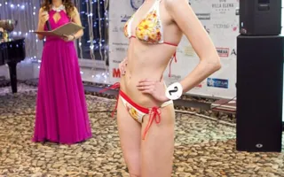 Дефиле в купальниках на конкурсе красоты «Top-models of Crimea-2013»