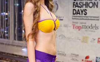 Дефиле в купальниках на конкурсе красоты «Top-models of Crimea-2013»
