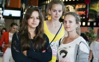 «Красавицы для Рембрандта» стали невестами на показе свадебных платьев