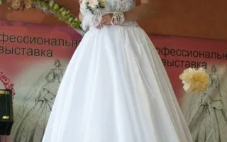 «Красавицы для Рембрандта» стали невестами на показе свадебных платьев