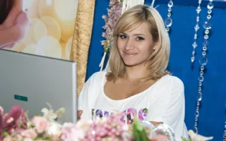 «Красавицы для Рембрандта» стали невестами на показе свадебных платьев