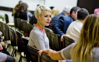 Севастопольский дизайнер Юлия Богданова представила коллекцию нарядных платьев для девочек