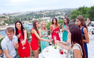 «Жемчужины Чёрного моря» вышли на променад