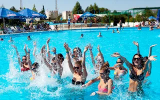 «Жемчужины Чёрного моря» купались в аквапарке «Зурбаган»
