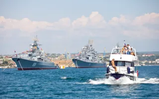 «Жемчужины Чёрного моря» вышли в море под алыми парусами