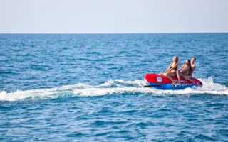 «Жемчужины Чёрного моря» вышли в море под алыми парусами