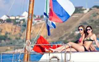 «Жемчужины Чёрного моря» вышли в море под алыми парусами