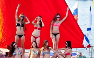 «Жемчужины Чёрного моря» вышли в море под алыми парусами