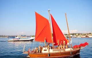 «Жемчужины Чёрного моря» вышли в море под алыми парусами