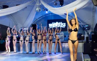Дефиле «Жемчужин Чёрного моря» в дизайнерских купальниках