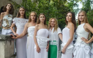 Наталья Духневич представила в Херсонесе новую коллекцию