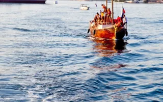 «Жемчужины Чёрного моря» вышли в море под алыми парусами